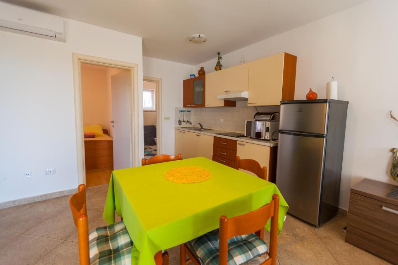 Apartman Mare Lovrečica Exteriér fotografie