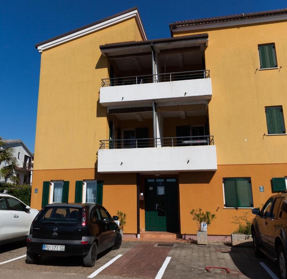 Apartman Mare Lovrečica Exteriér fotografie